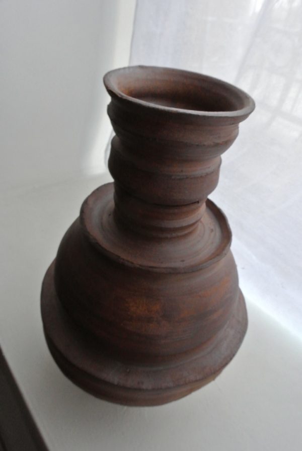 Architectural stoneware vase by Reuben Sinha