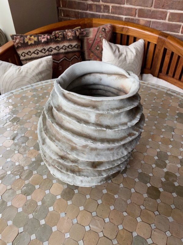 Stoneware spiral pot with porcelain slip - Image 3